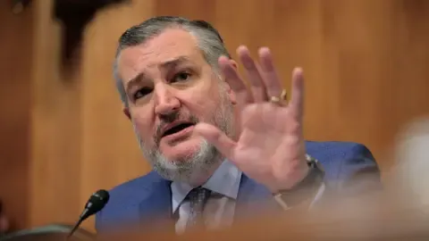 Lawmaker Ted Cruz Compares American Media Oversight Body to ‘Mafioso’ on Kimmel’s Show